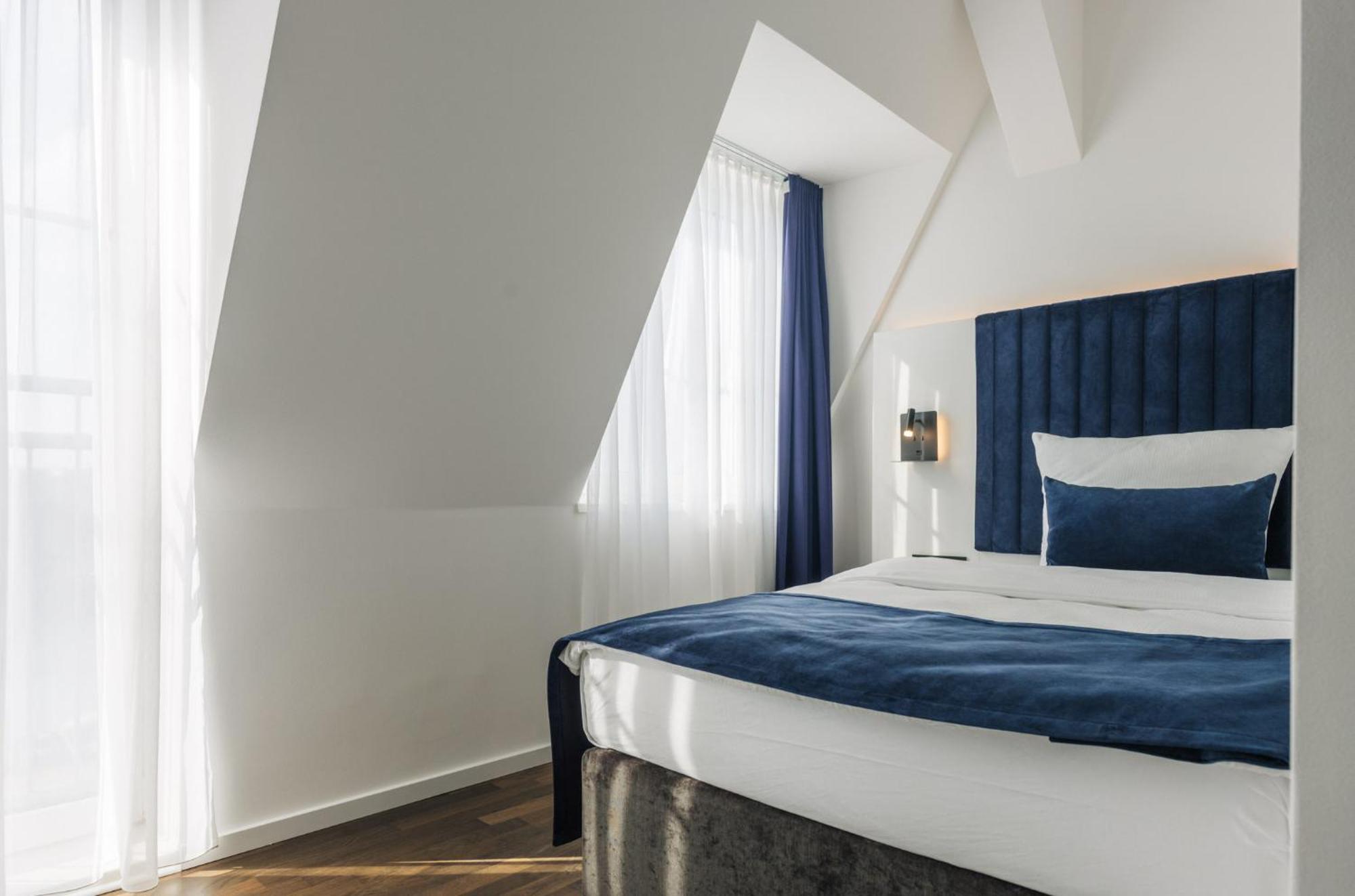 Homaris East Side Hotel Berlin Bagian luar foto
