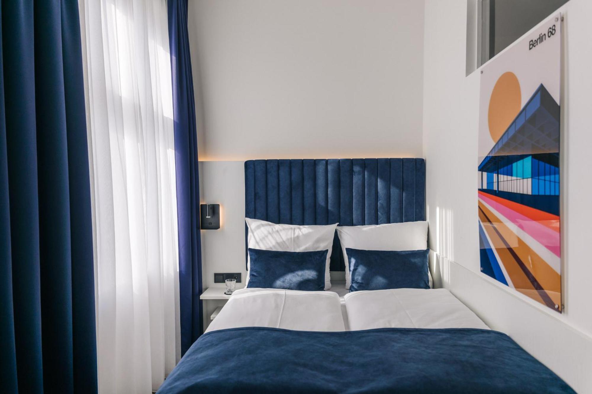 Homaris East Side Hotel Berlin Bagian luar foto