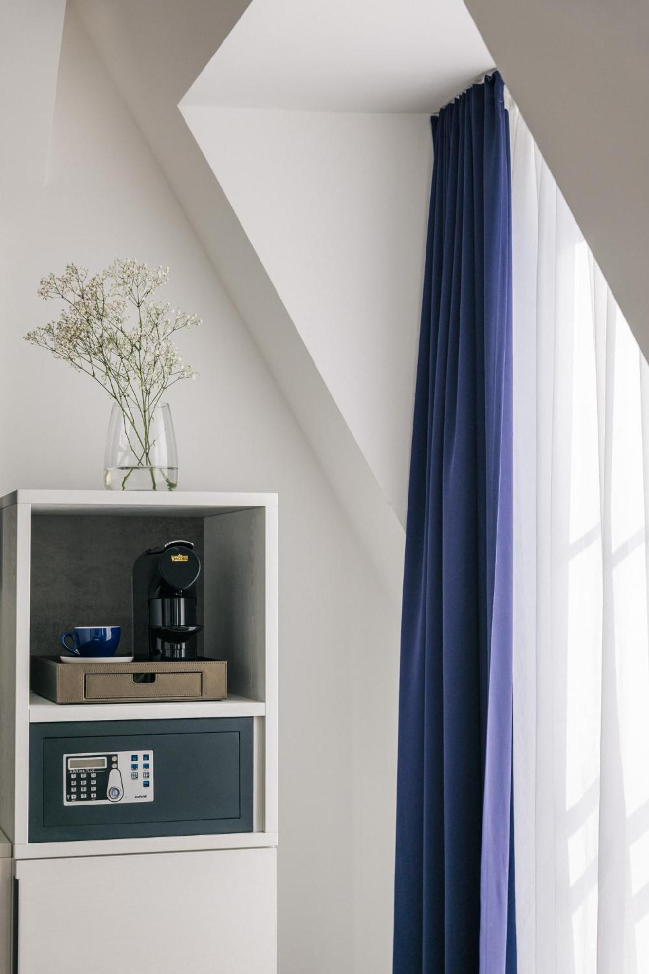 Homaris East Side Hotel Berlin Bagian luar foto