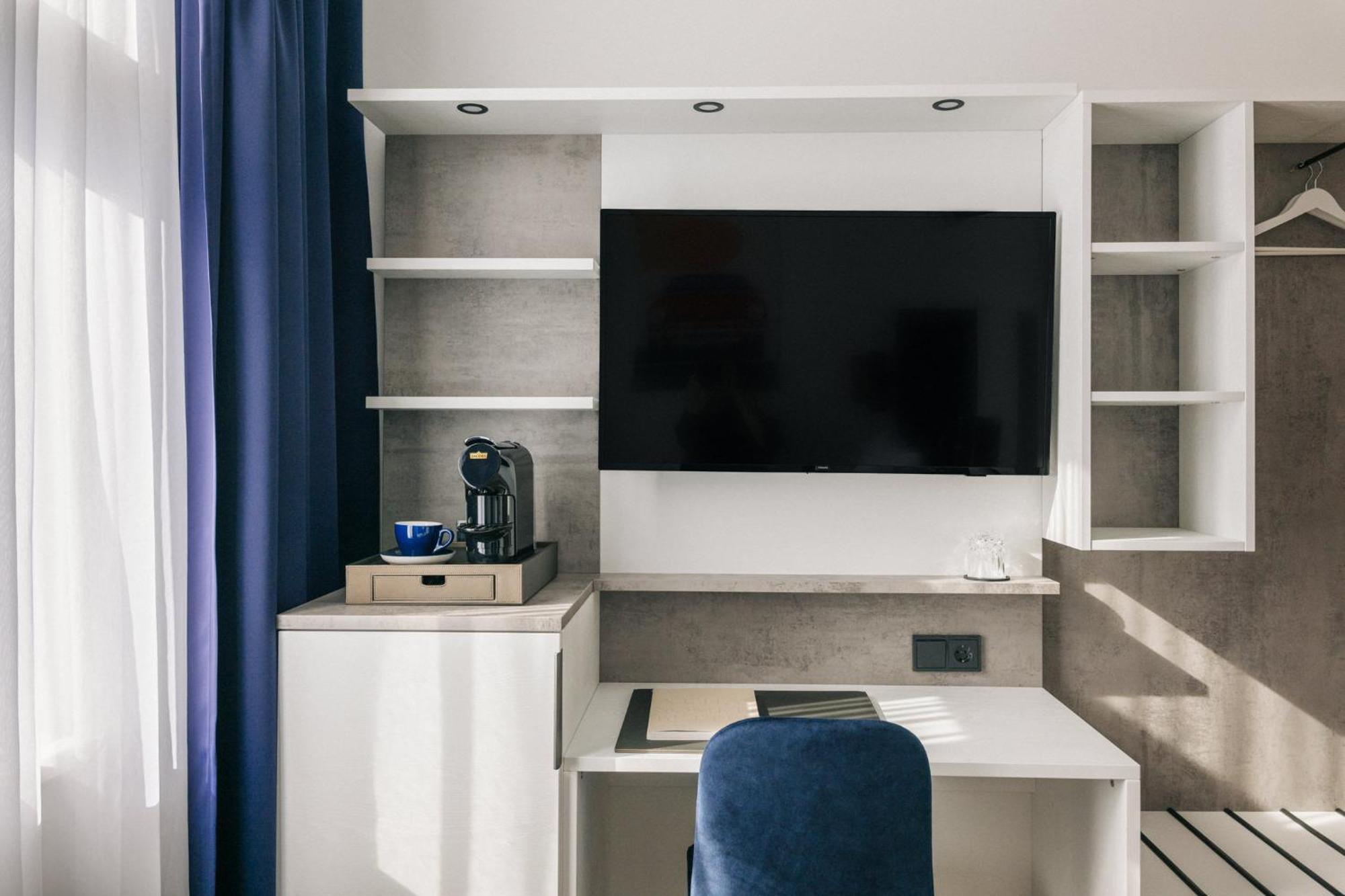 Homaris East Side Hotel Berlin Bagian luar foto