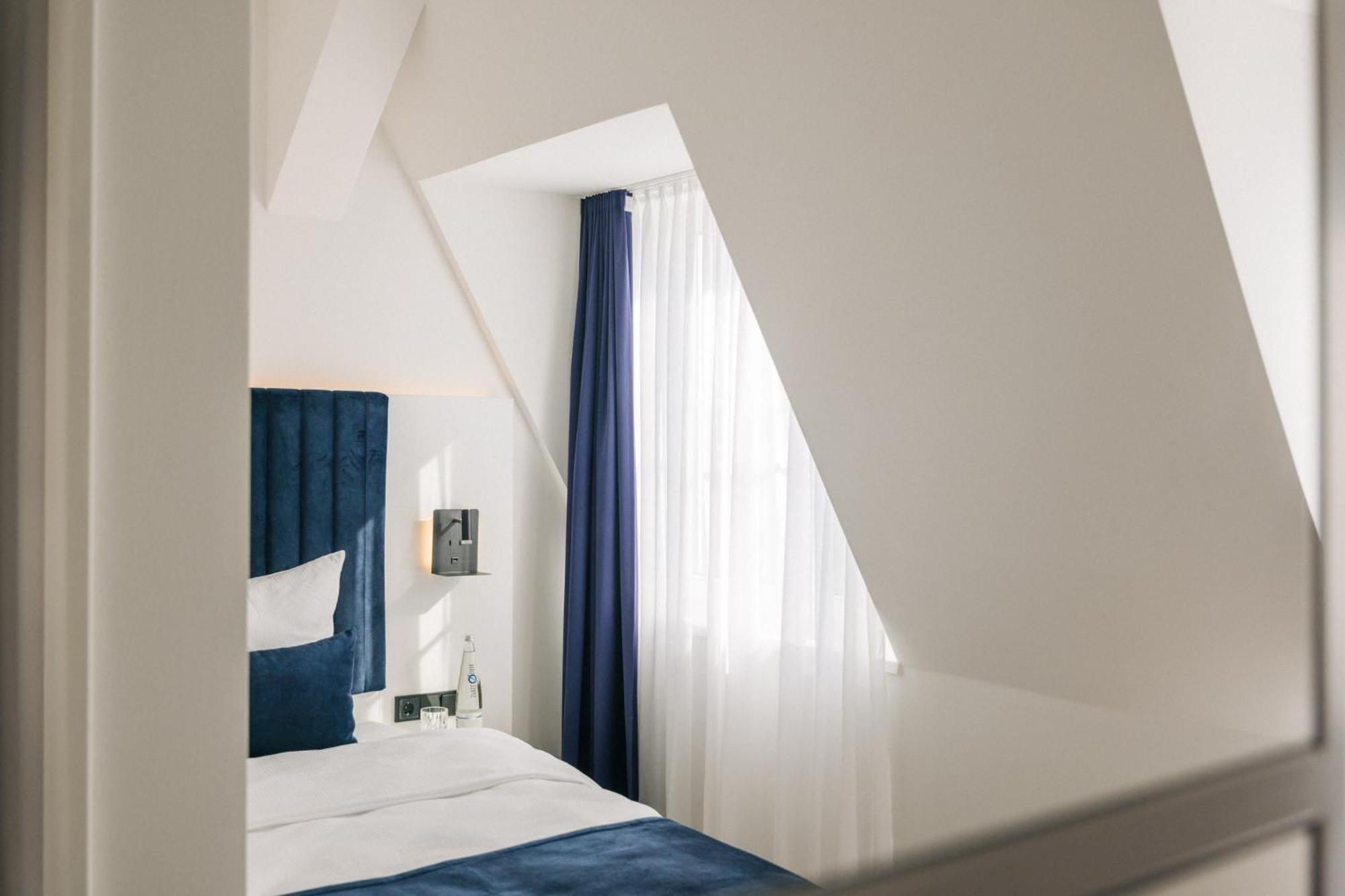 Homaris East Side Hotel Berlin Bagian luar foto