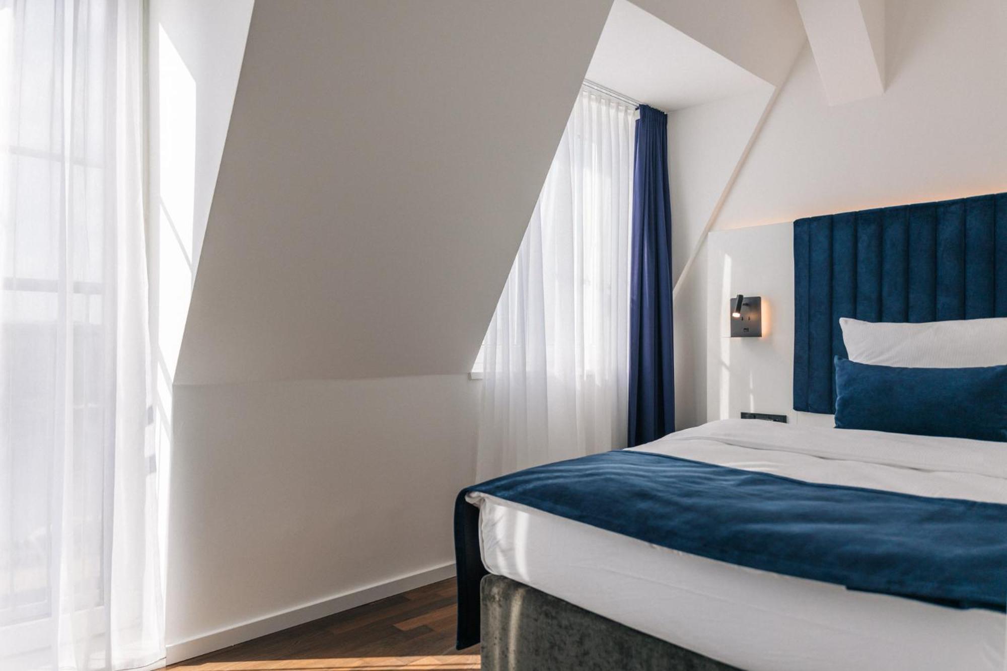 Homaris East Side Hotel Berlin Bagian luar foto