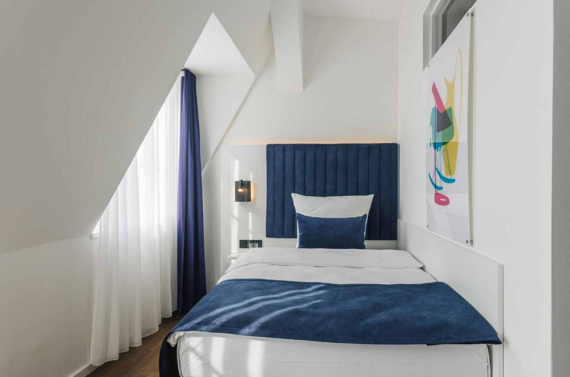 Homaris East Side Hotel Berlin Bagian luar foto