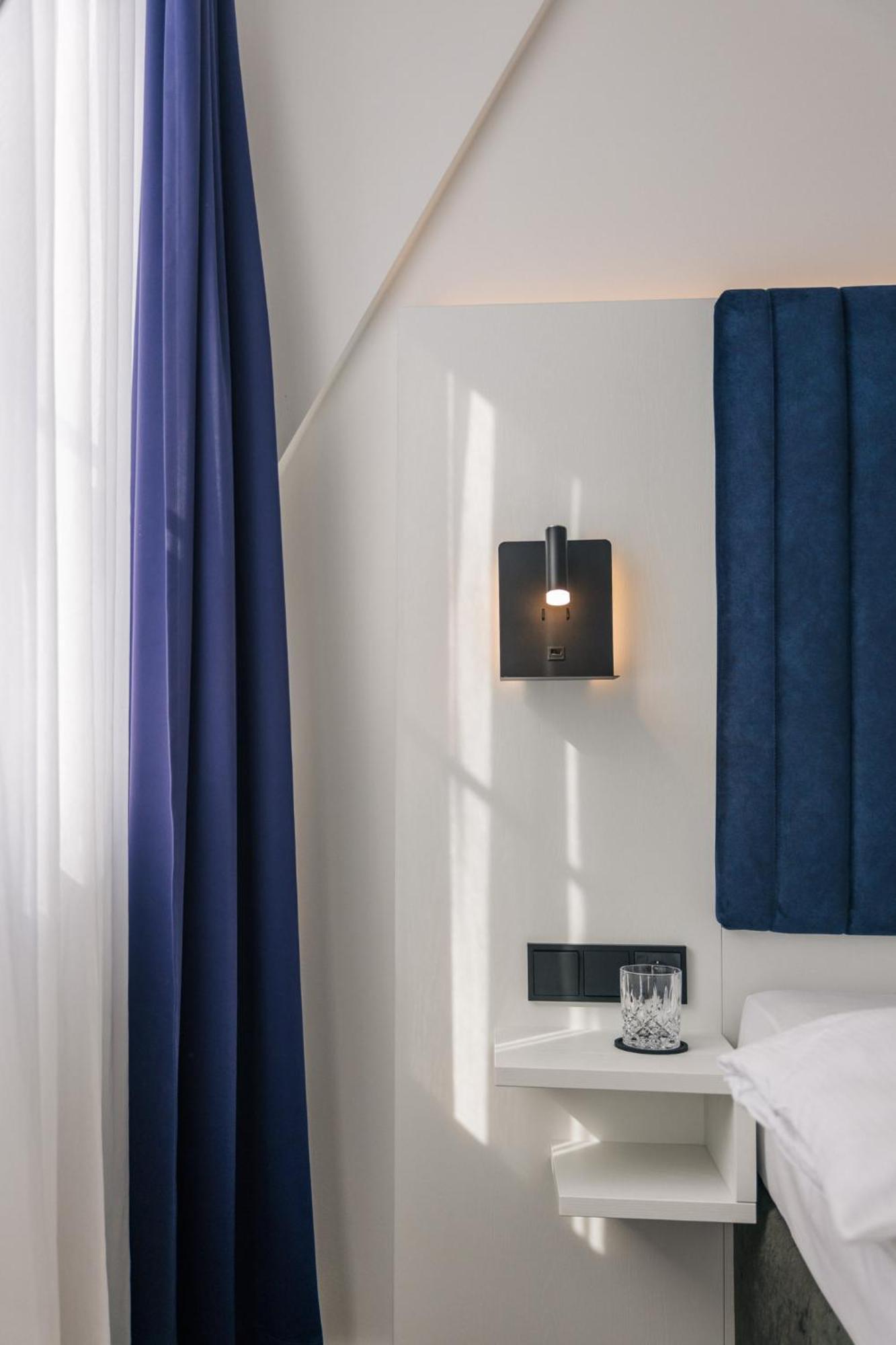 Homaris East Side Hotel Berlin Bagian luar foto