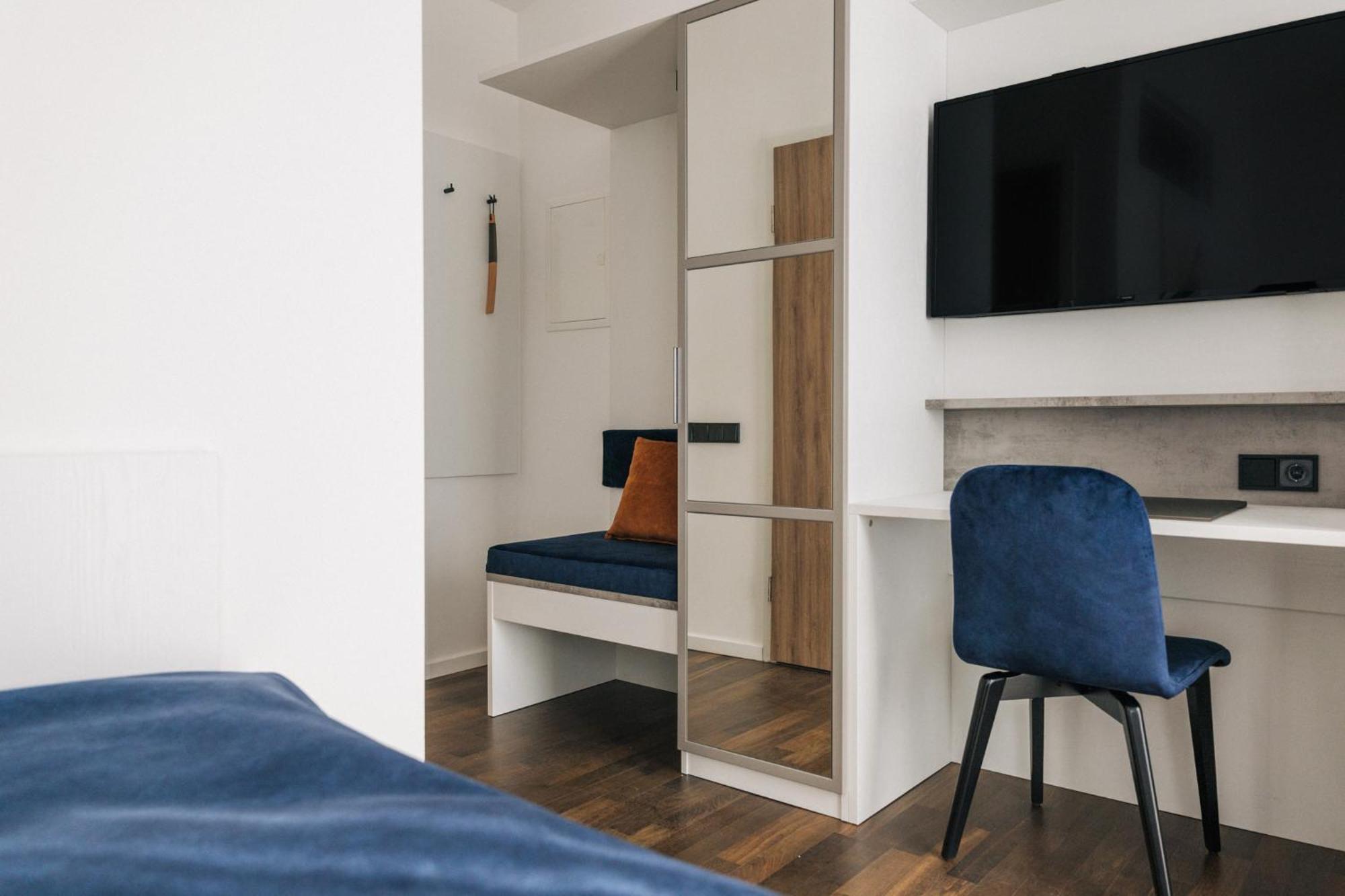 Homaris East Side Hotel Berlin Bagian luar foto