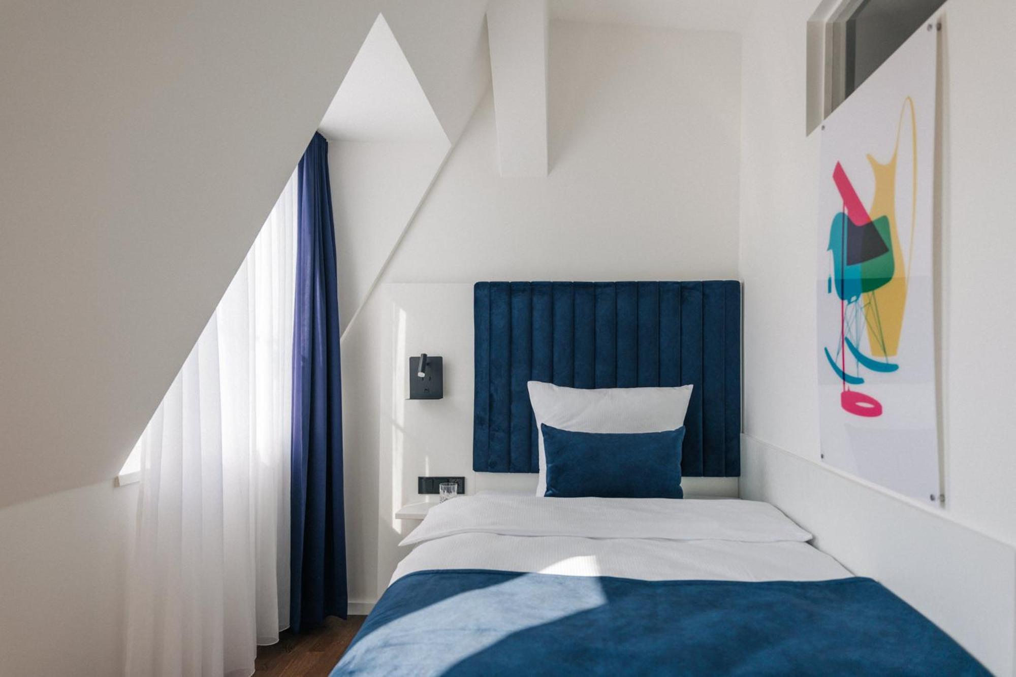 Homaris East Side Hotel Berlin Bagian luar foto