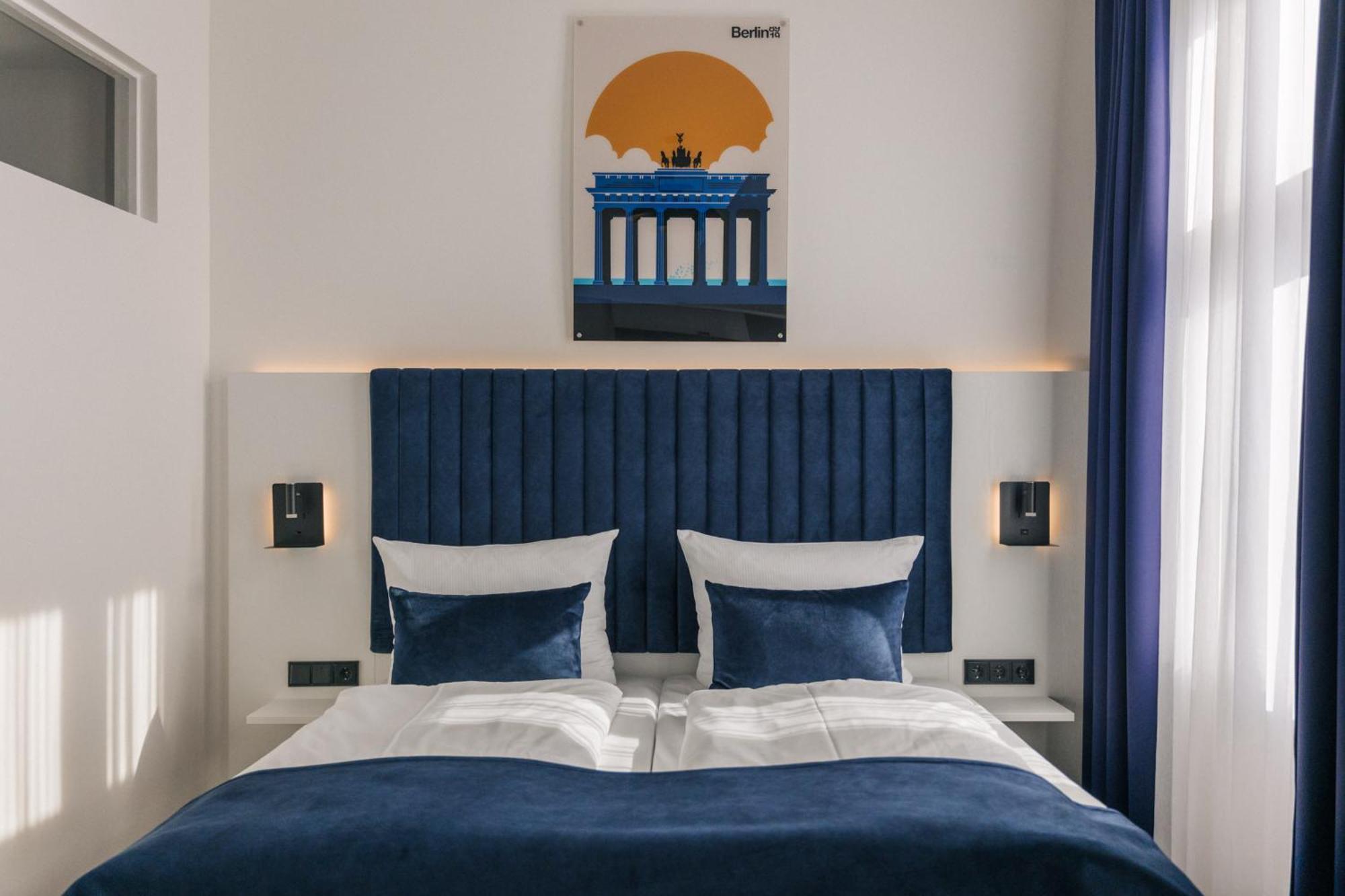 Homaris East Side Hotel Berlin Bagian luar foto