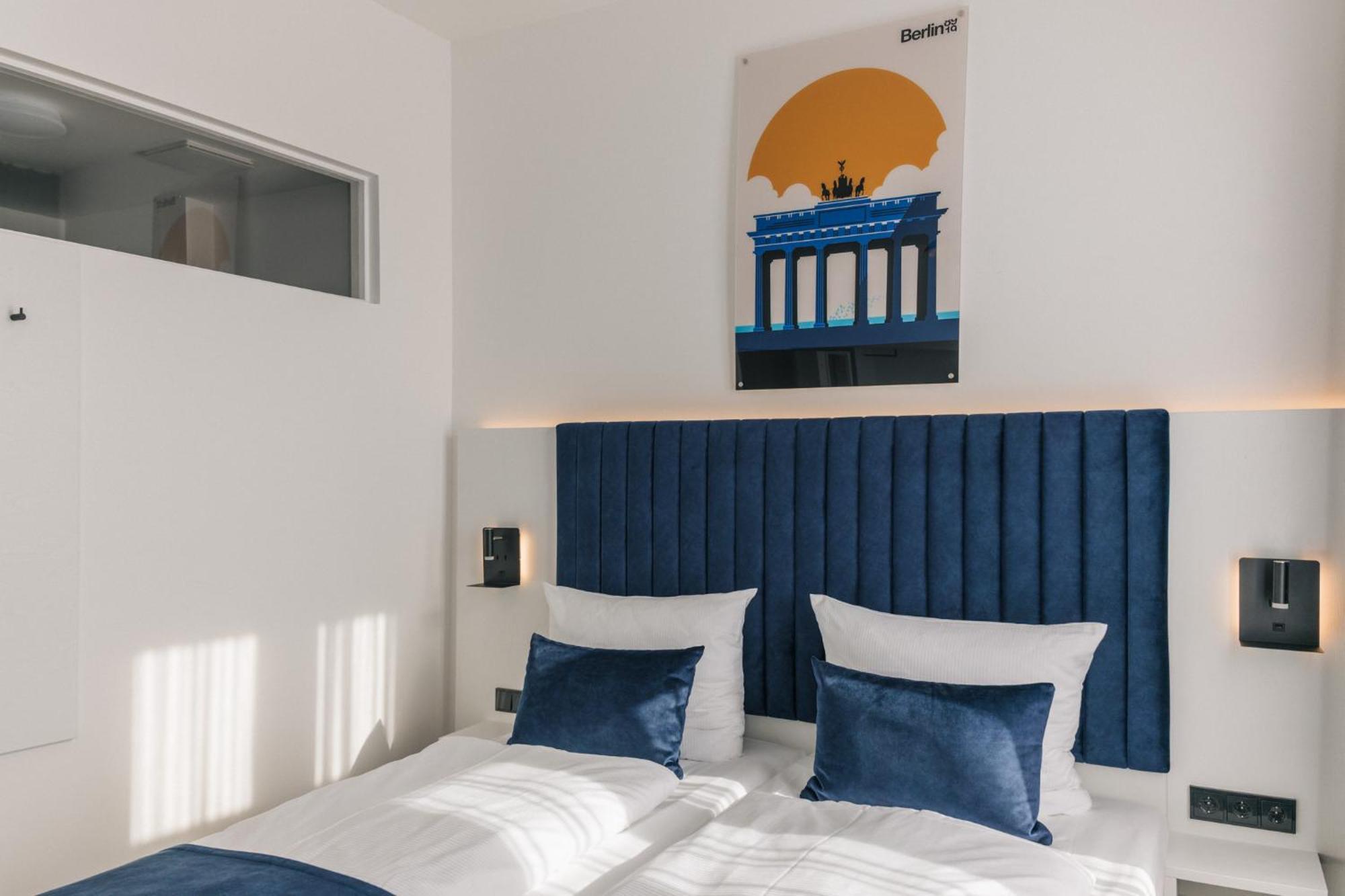 Homaris East Side Hotel Berlin Bagian luar foto
