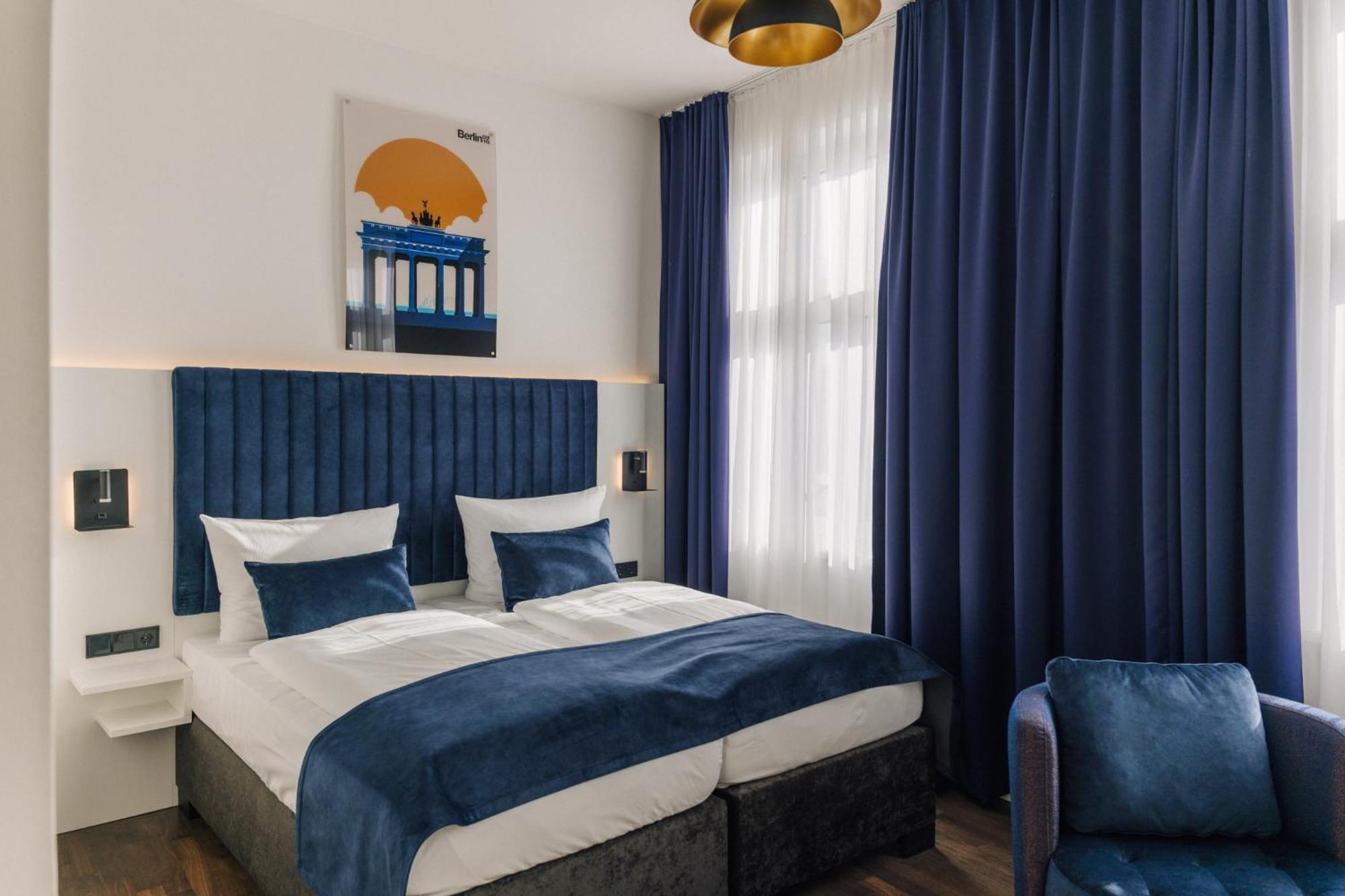 Homaris East Side Hotel Berlin Bagian luar foto